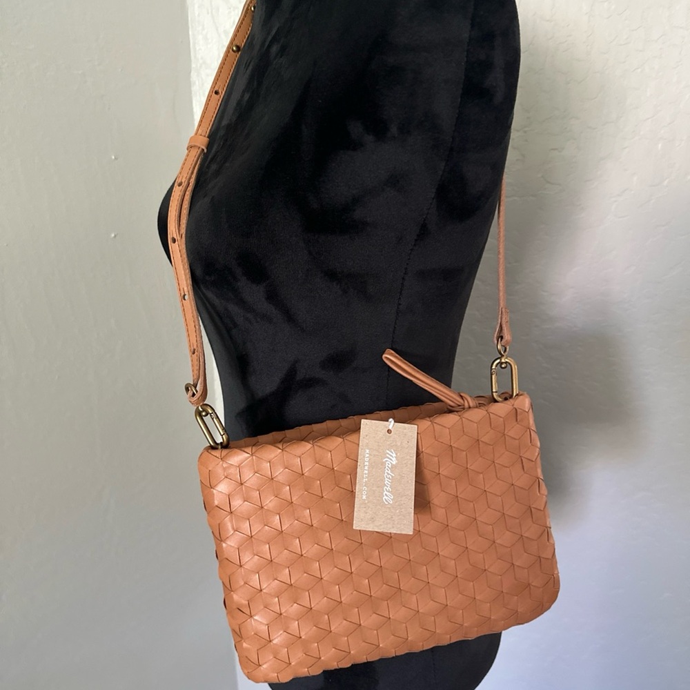 MADEWELL The Puff Crossbody Bag: Woven Leather Edition - Desert Camel